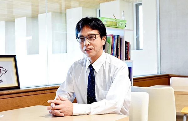 生徒支援部長　長島和彦先生