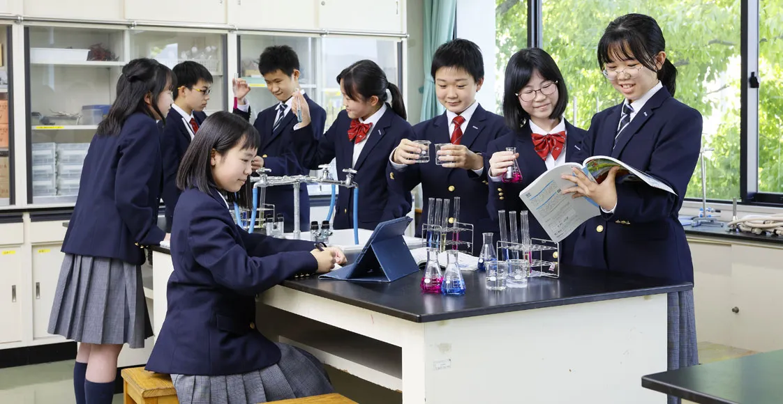 近畿大学附属高等学校・中学校 授業の様子