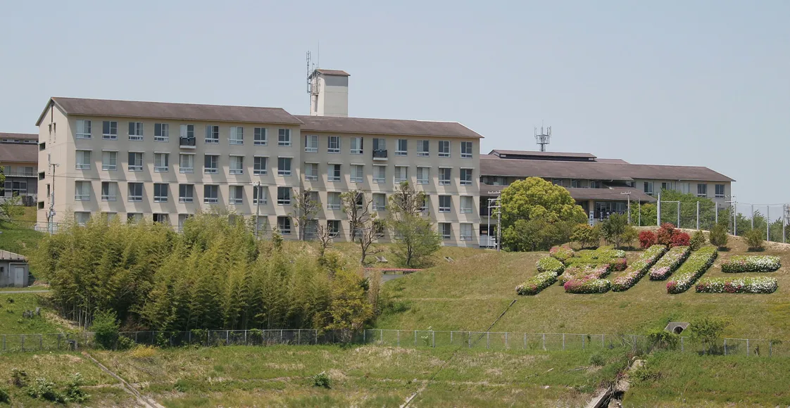 滝川第二高等学校・中学校 校舎