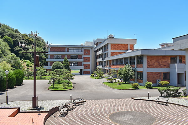 清泉女学院中学高等学校